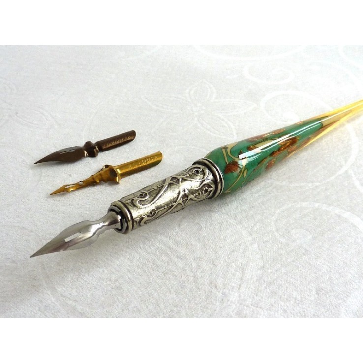 Calligrafia penna in vetro foglia d'oro e d'inchiostro