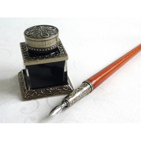 Pluma de caligrafía de madera, tintero y portaplumas