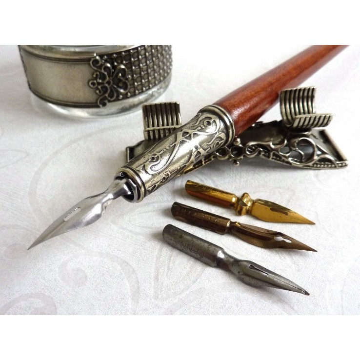 Penna calligrafica in legno, calamaio e portapenne