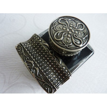 Alpaca Inkwell with Pen Rest