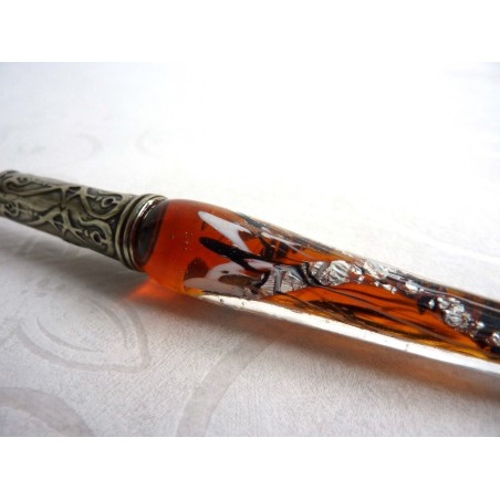 Calligrafia penna in vetro foglia argento e inchiostro