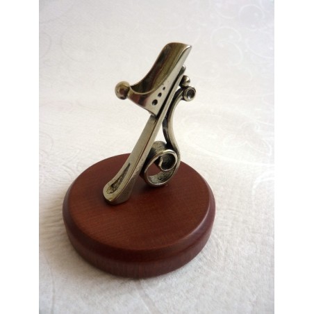 Kalligrafiakynän pidike