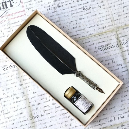 Stylo plume orné et encre