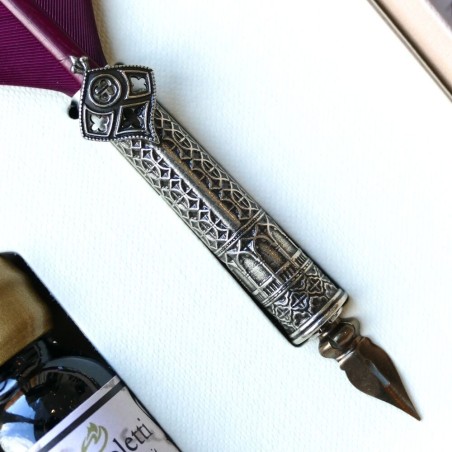 Stylo plume orné et encre