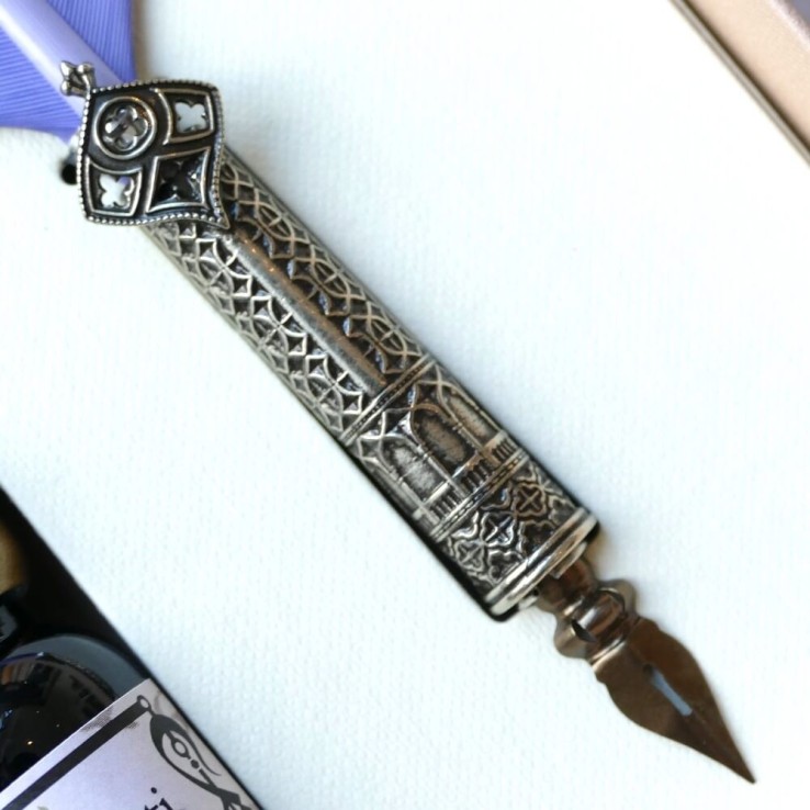 Overladen veerpen en inkt