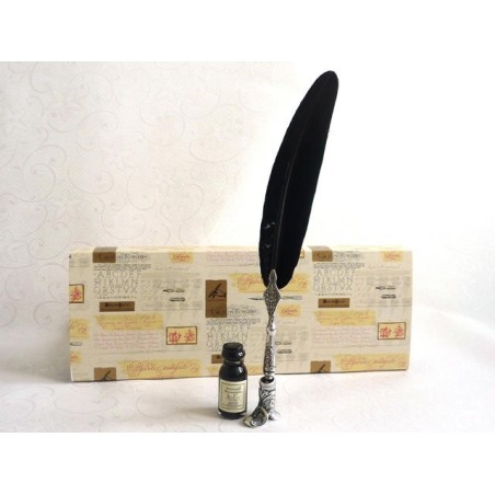 Stylo plume noir, porte-bottes et encre